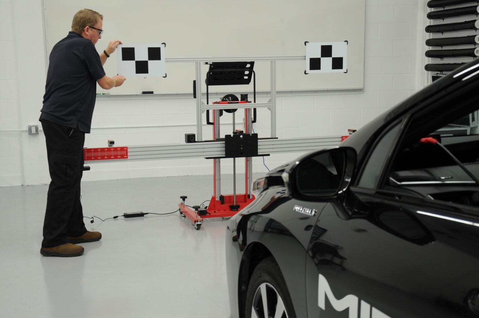 Testing vehicle sensors with calibration targets